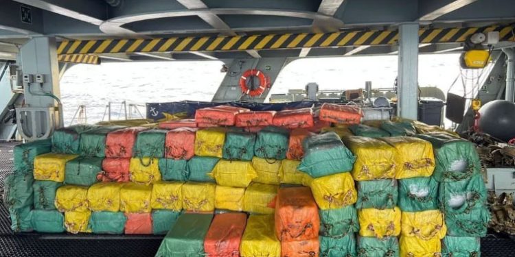 Portugal: Brasileiros são detidos em submersível com toneladas de cocaína