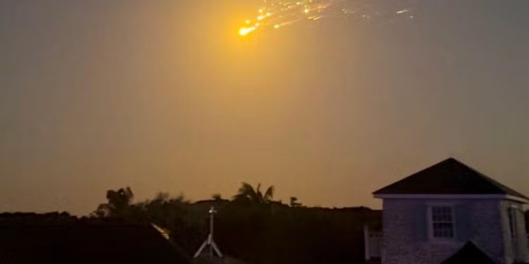 SpaceX: Starship explode no espaço chovendo detritos sobre o Caribe
