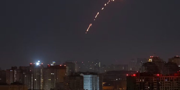 Guerra: Ataque de drones da Ucrânia a Moscou mata um e interrompe o transporte aéreo e ferroviário