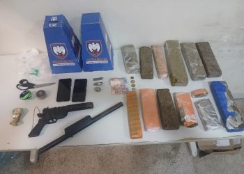 Guarapari: 10º Batalhão apreende drogas e cumpre mandados de prisão