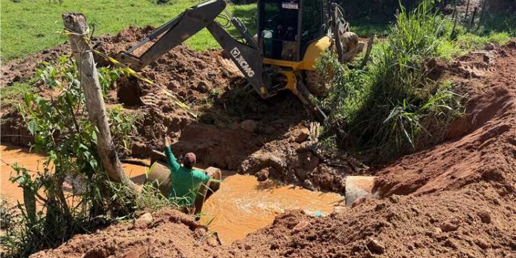 Alfredo Chaves: Prefeitura segue na recuperação das estradas do interior
