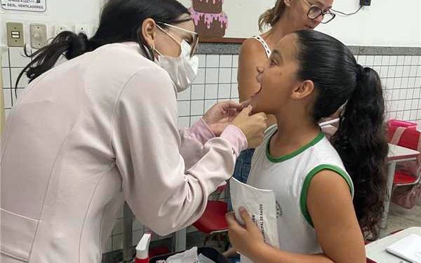 Alfredo Chaves: 500 alunos atendidos com ação de Saúde Bucal na escola Ana Araújo