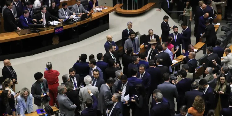 Tarifaço: Câmara aprova Lei da Reciprocidade Comercial e texto vai à sanção