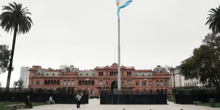 Economia: Banco Mundial anuncia apoio de US$ 12 bilhões para a Argentina