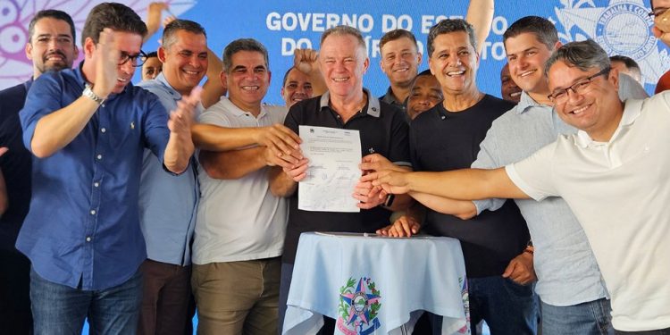 Espírito Santo: Governador dá início ao serviço de oftalmologia do Litoral Sul e inaugura obra em Piúma