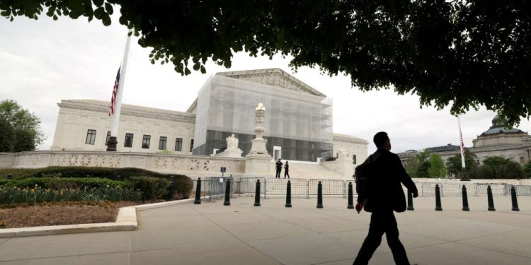 EUA: Trump pede à Suprema Corte que proíba transgêneros no Exército