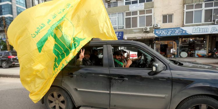 Oriente Médio: Hezbollah está pronto para discutir negociação sobre armas se Israel se retirar