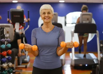 Estudo: Musculação protege cérebro de idosos contra demência