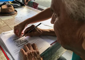 Piúma: Projeto de Alfabetização em Itaputanga tem vagas gratuitas para adultos e idosos