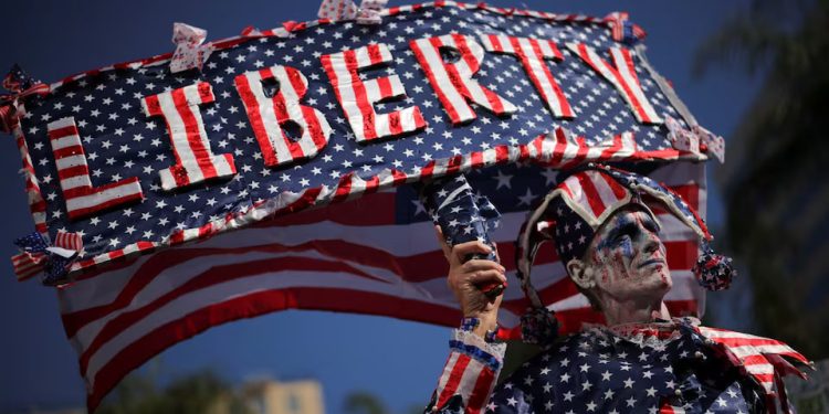 Protestos: Milhares vão às ruas contra Donald Trump nos EUA e na Europa