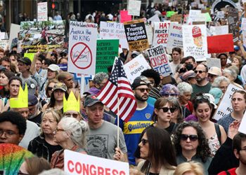 EUA: Milhares de manifestantes protestam contra Trump