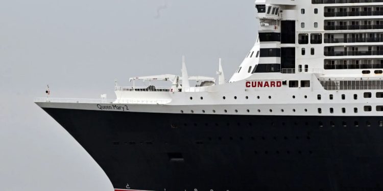 Reino Unido: Surto de vírus atinge mais de 240 pessoas em cruzeiro marítimo