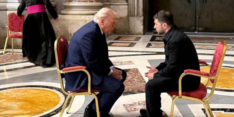 Paz na Ucrânia: Trump e Zelenskiy se encontram na basílica do Vaticano