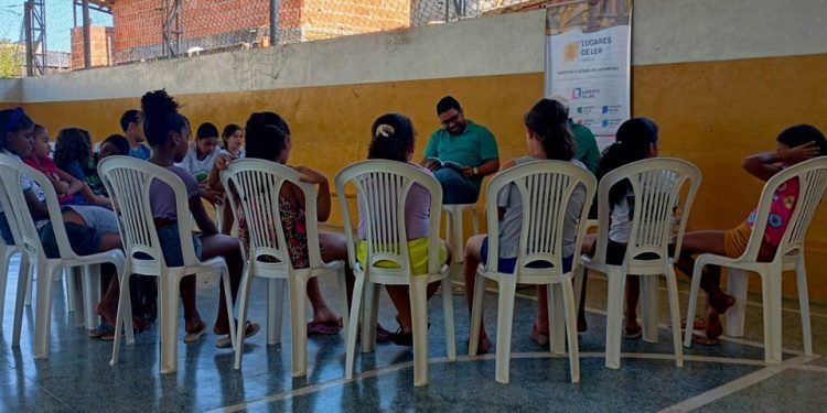 Guarapari: Acessibilidade literária é tema de oficina sensorial