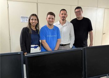 Alfredo Chaves: Prefeitura recebe do Banestes doação de 30 computadores