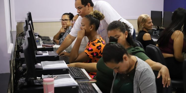 Espírito Santo: Mais de mil vagas abertas para cursos de qualificação profissional voltados às mulheres