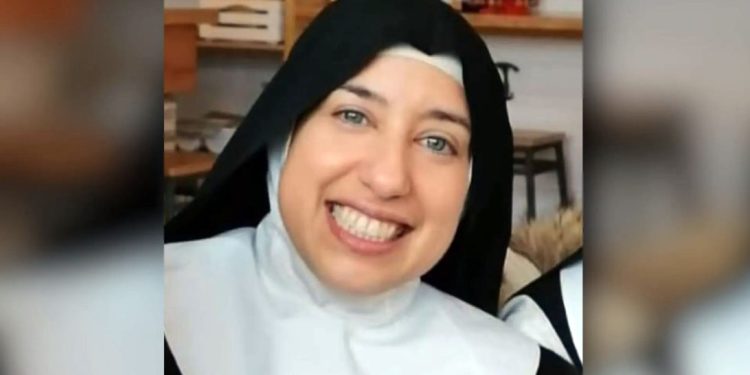 Itália: Freira brasileira é afastada por ser bonita demais