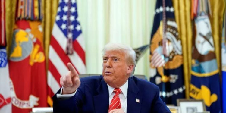 EUA: Trump proíbe entrada de cidadãos de 12 países