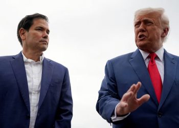 EUA: Governo Trump considera adicionar 36 países à proibição de viagens
