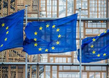 Temor de guerra: União Europeia anuncia que vai estocar comida e remédios