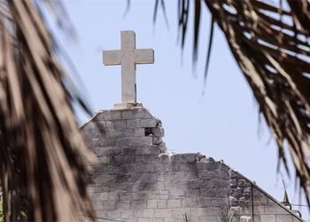 Oriente Médio: Israel admite erro após bombardeio atingir a única igreja católica de Gaza