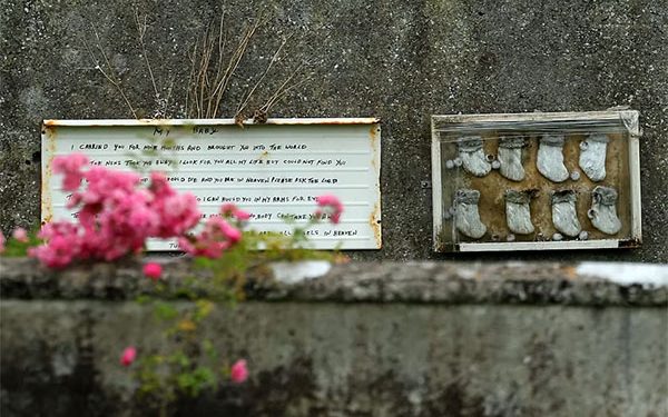 Irlanda: Começa a escavação de vala comum em lar para mães e bebês administrado pela Igreja