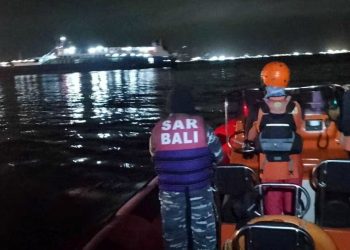 Indonésia: Quatro mortos e 30 desaparecidos após naufrágio de balsa perto de Bali