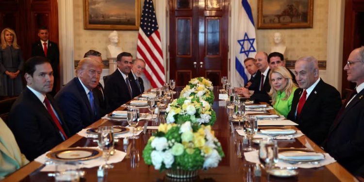 Mundo: Netanyahu se encontra com Trump na Casa Branca enquanto Israel e Hamas discutem cessar-fogo
