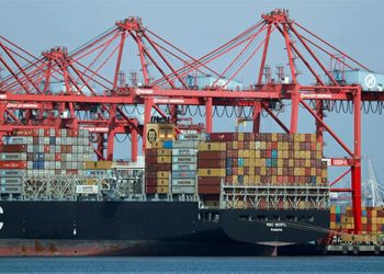 Economia: Empresas dos EUA evitam tarifas com estratégia de crise global