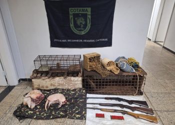 Anchieta: Polícia Militar Ambiental apreende caçador e recupera moto com restrição de furto/roubo