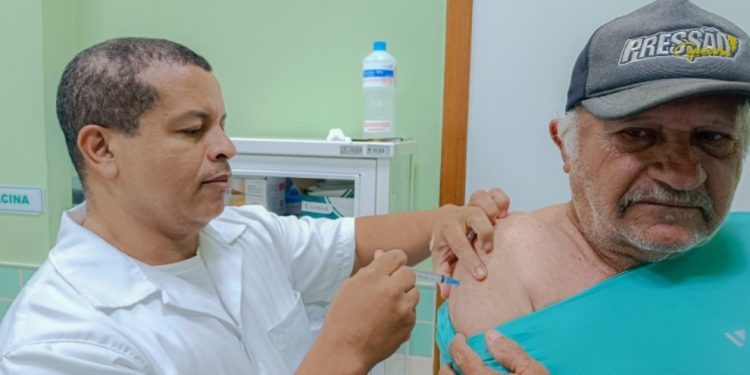 Anchieta: Praça São Pedro recebe vacinação contra a Influenza neste sábado (19)