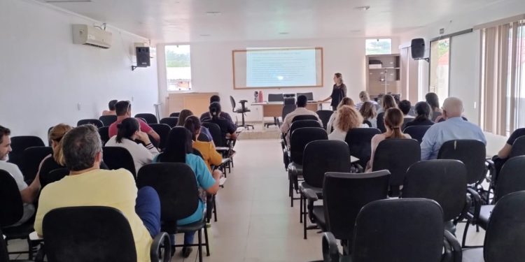 Anchieta: Profissionais de Saúde recebem capacitação sobre medicamento que previne o HIV