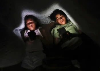 Redes Sociais: AGU pede que Meta exclua chatbots que promovem erotização infantil