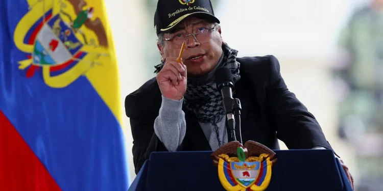 Mundo: Colômbia reforça presença militar na fronteira com a Venezuela