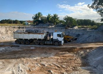 Presidente Kennedy: Ação policial conjunta flagra extração irregular de areia