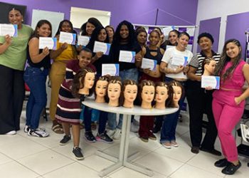 Presidente Kennedy: Curso de Tranças Nagô para fortalecimento da geração de renda