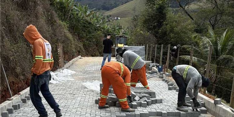 Alfredo Chaves: Pavimentação chega na estrada de acesso à rampa de voo livre