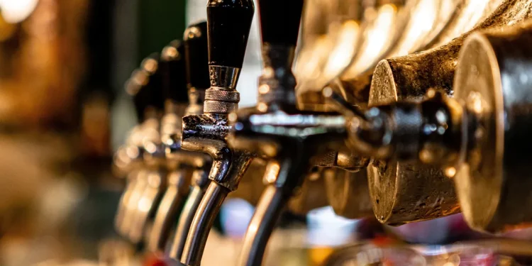 São Paulo: Pelo menos duas mortes confirmadas por consumo de bebida adulterada com metanol