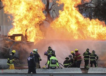 México: Grande explosão de caminhão-tanque de gás na Cidade do México mata 3 pessoas e fere outras 70