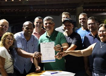 Piúma: Prefeito assina Ordem de Serviço para pavimentação de via no Balneário Monte Aghá