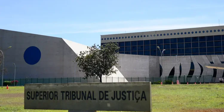 STJ: Plano de saúde tem de cobrir emergência nos casos de cirurgia estética