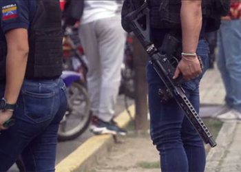 Venezuela: Maduro promete defender a soberania do país enquanto as tensões com os EUA aumentam