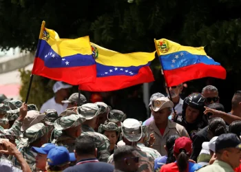 Tensão: Venezuela começa a treinar população em quartéis para usar armas