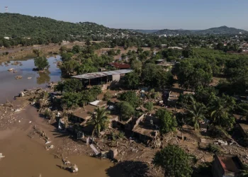 México: Vazamento de oleoduto contamina rio após chuvas torrenciais