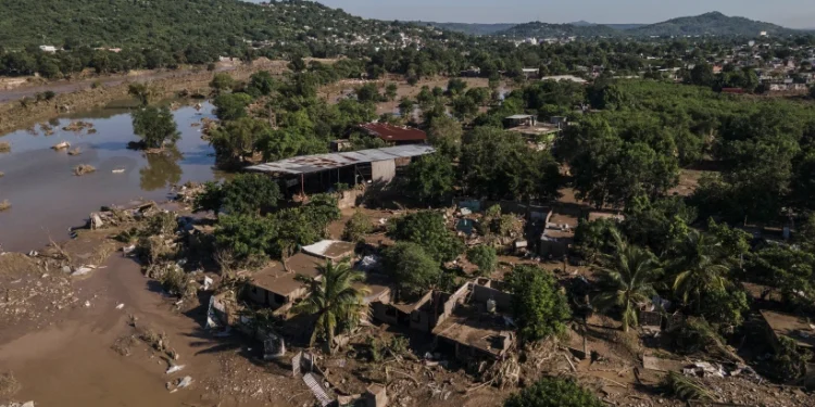 México: Vazamento de oleoduto contamina rio após chuvas torrenciais