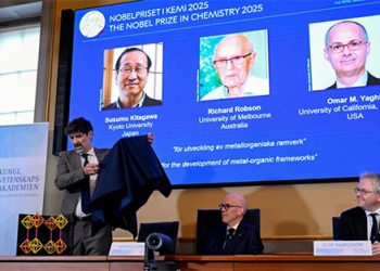 Nobel de Química: Prêmio vai para descoberta que pode capturar CO2 e levar água aos desertos