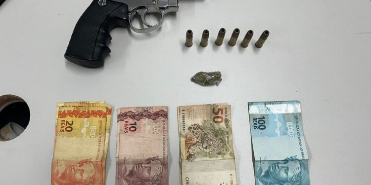 Guarapari: Polícia Civil prende dois suspeitos de roubo no Centro