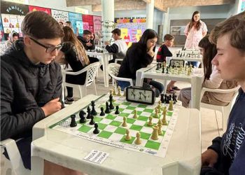 Alfredo Chaves: Campeonato de xadrez movimenta escola de São Bento de Urânia