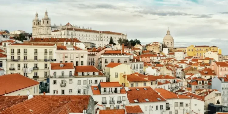Turismo: Lisboa é escolhida o destino mais feliz para turistas