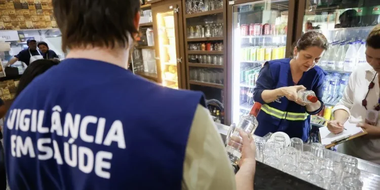 Bebidas adulteradas: Número de mortes por metanol confirmadas aumenta para 16
